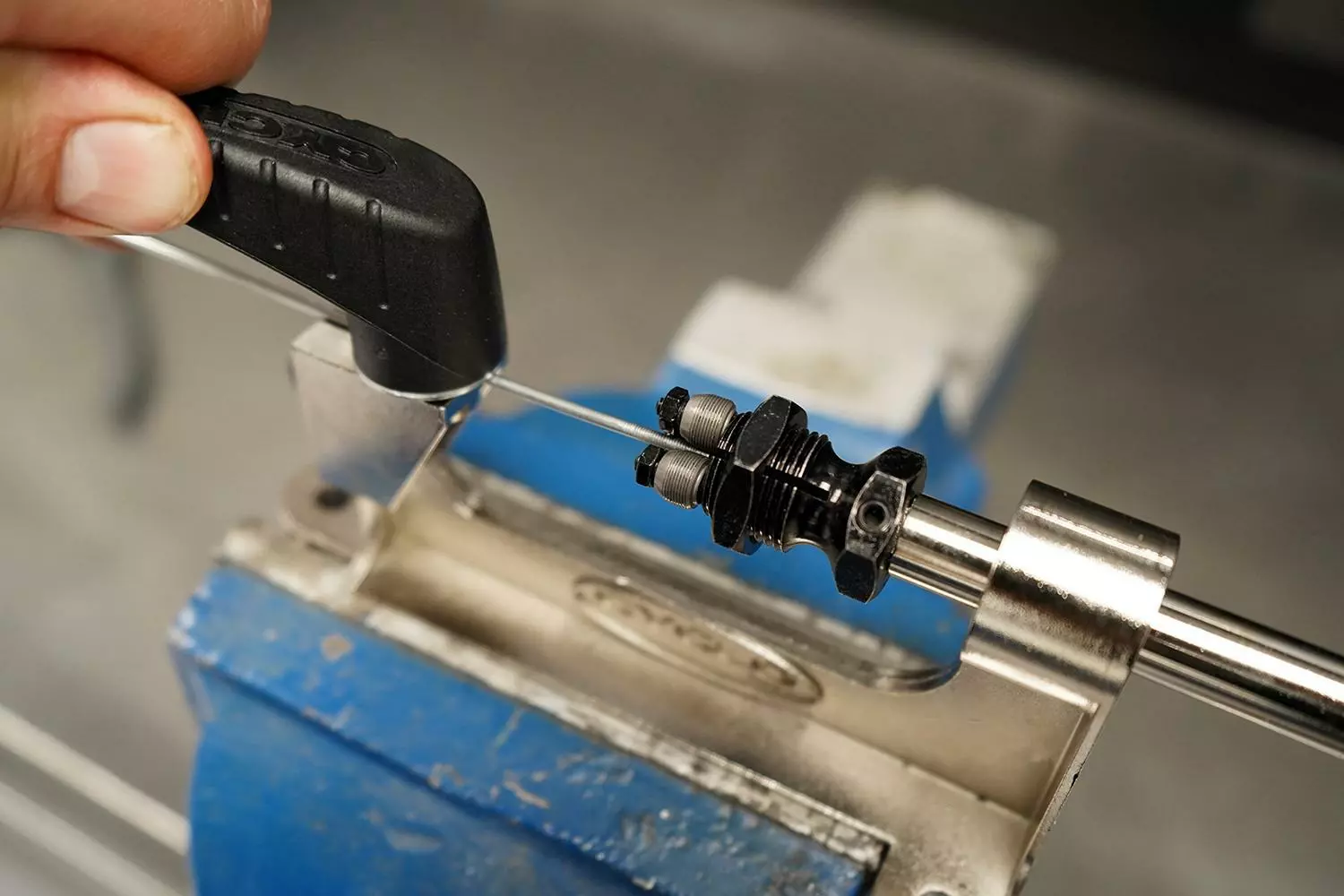 CYCLO TOOLS Gjengemaskin Til Eiker - Profesjonelt Verktøy for Hjul og Eiker 5 CYCLO TOOLS Gjengemaskin Til Eiker - Profesjonelt Verktøy for Hjul og Eiker - Bilde 5